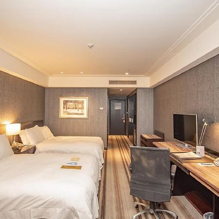 Tayih Landis Hotel Tainan Exterior foto Deluxe Room