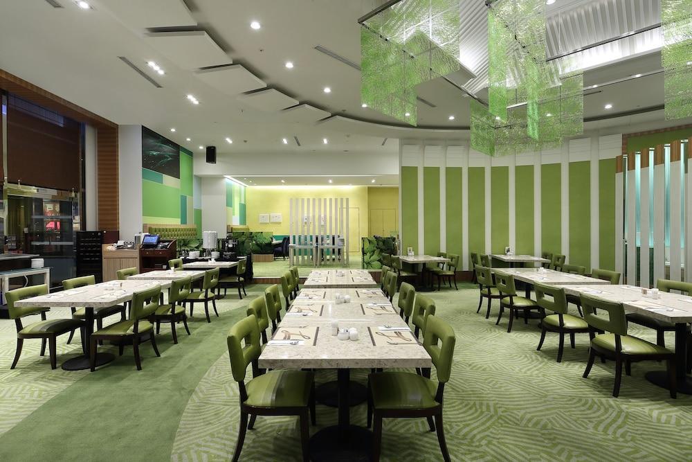 Tayih Landis Hotel Tainan Exterior foto The interior of the restaurant