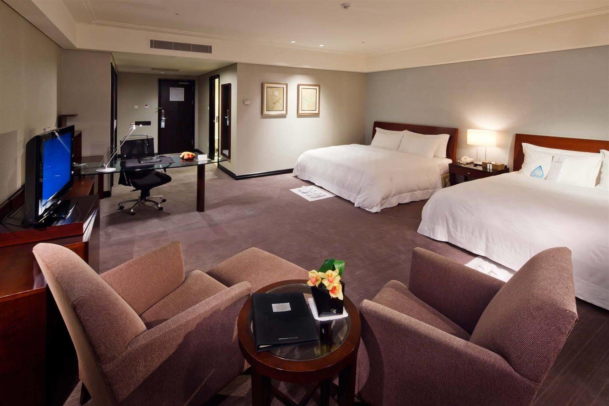 Tayih Landis Hotel Tainan Exterior foto Deluxe Room