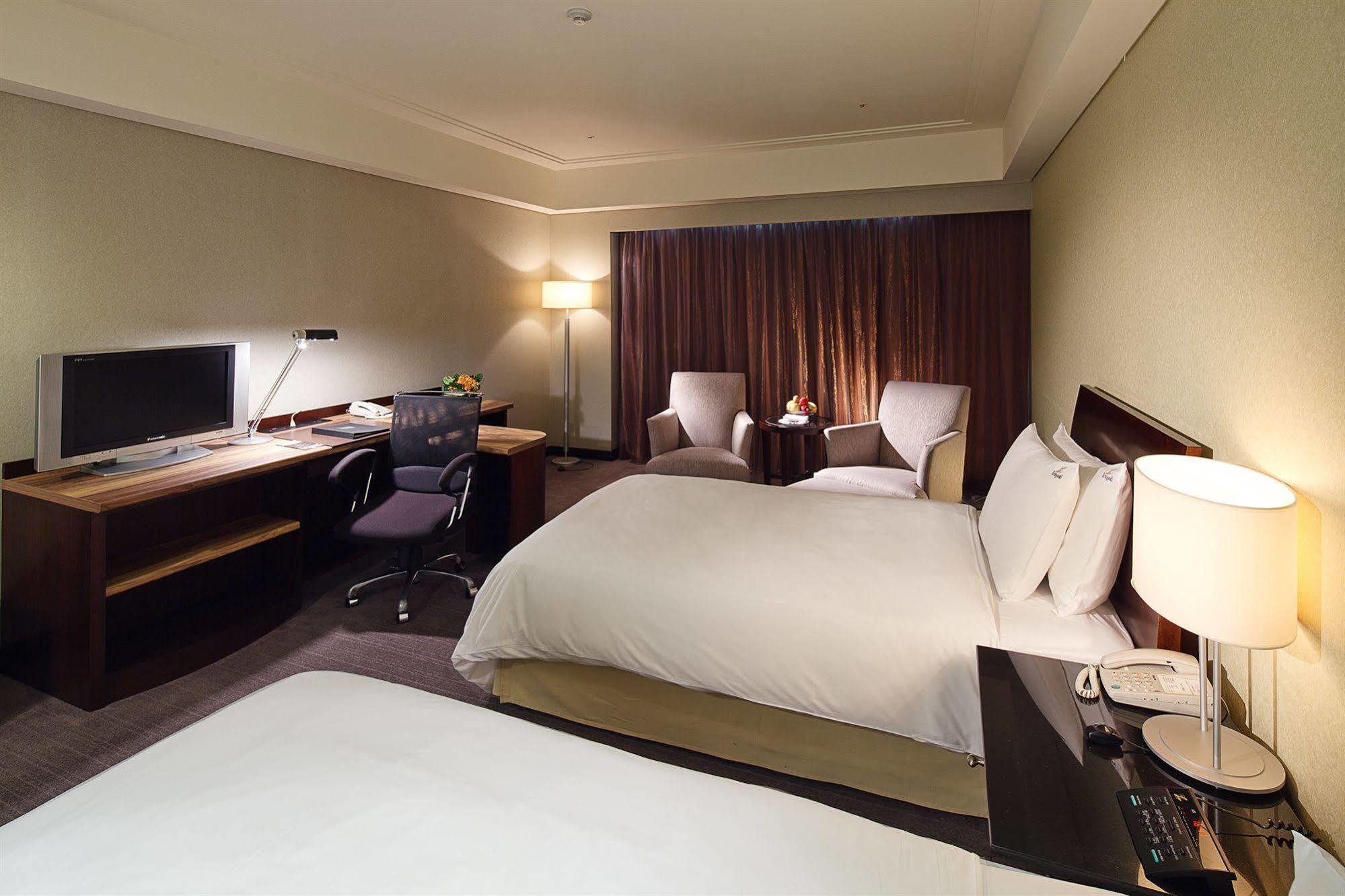 Tayih Landis Hotel Tainan Exterior foto Deluxe room