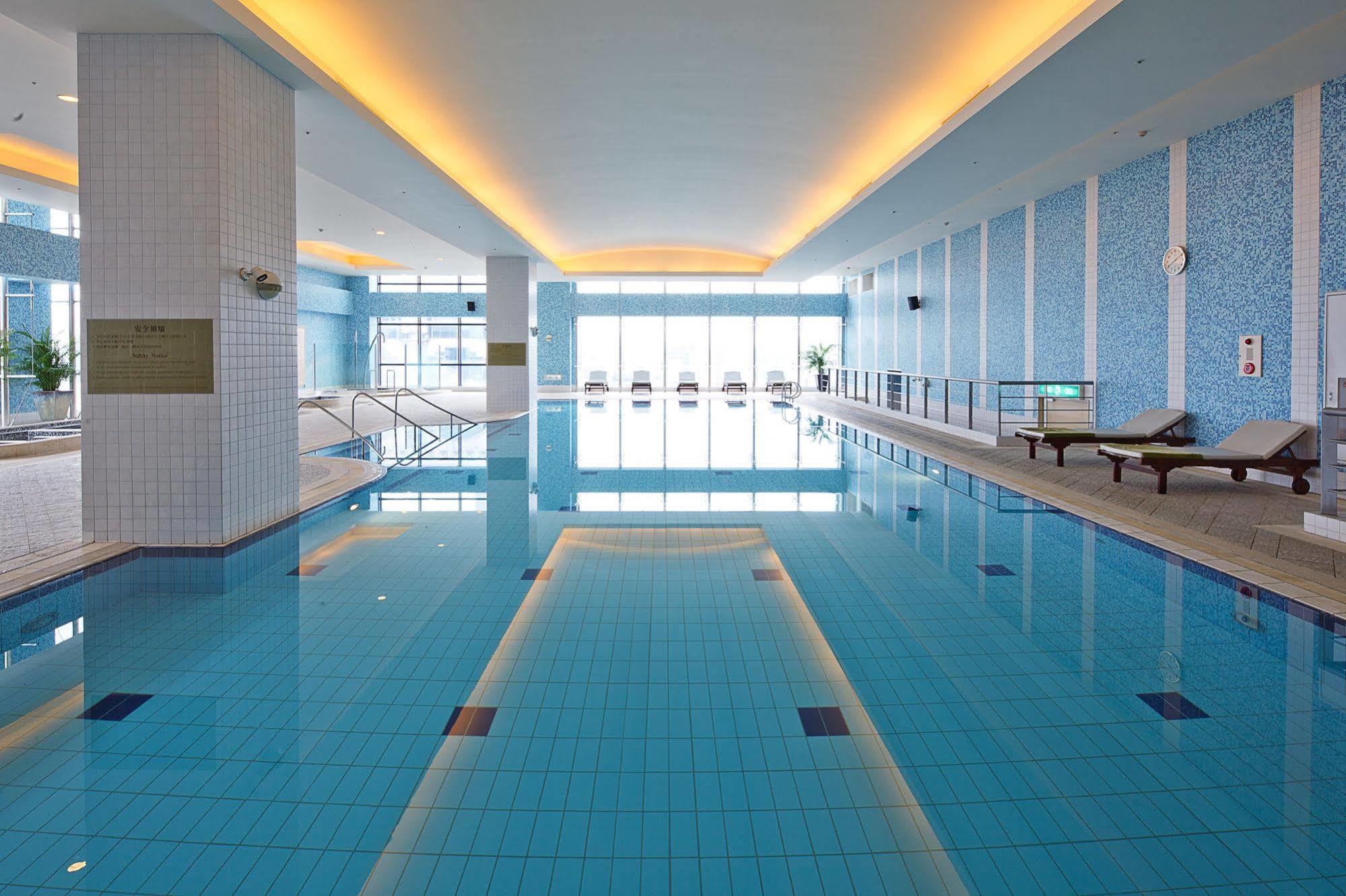 Tayih Landis Hotel Tainan Exterior foto Indoor pool