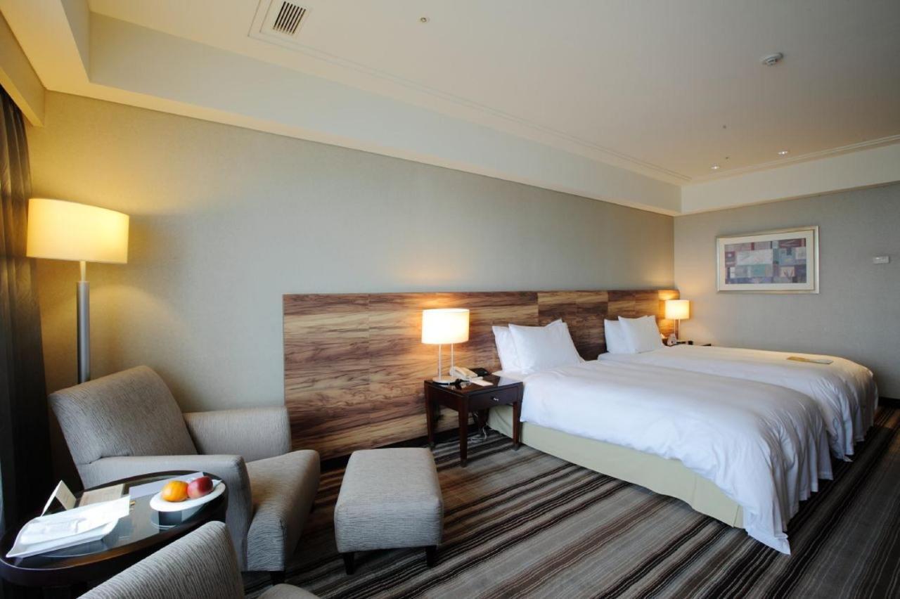Tayih Landis Hotel Tainan Exterior foto Deluxe Room