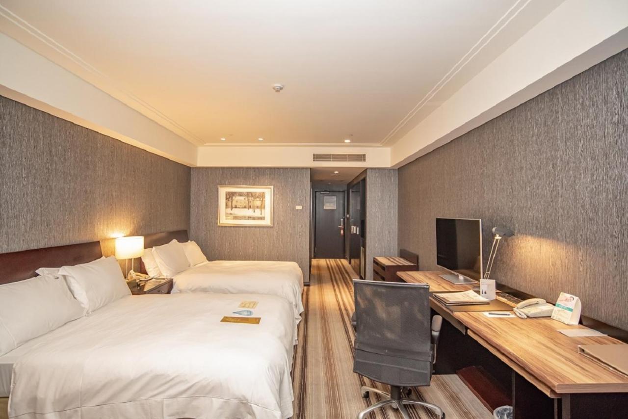 Tayih Landis Hotel Tainan Exterior foto Deluxe Room